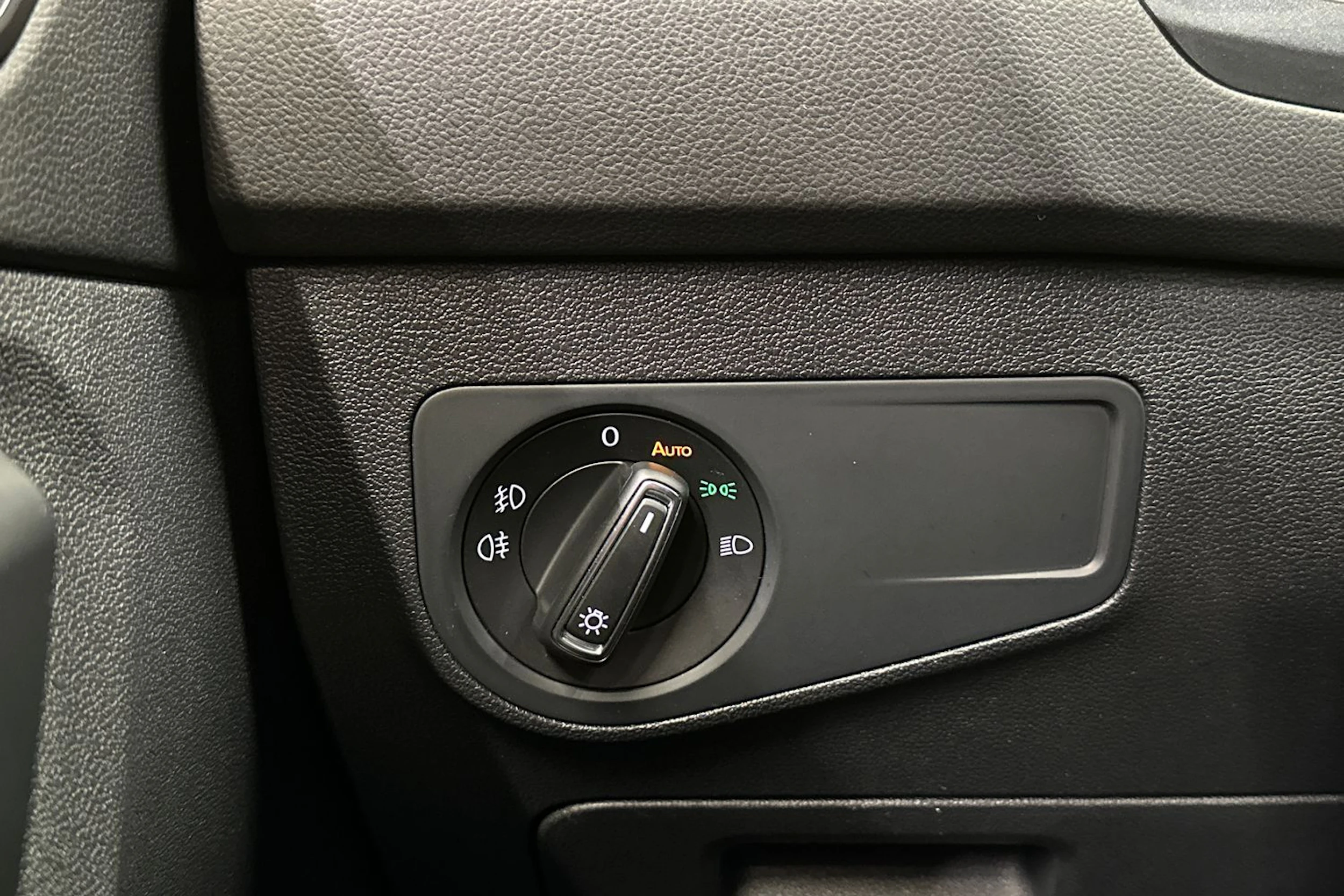 punainen Volkswagen Tiguan 2017 kuva 30.