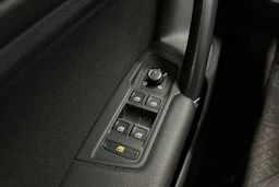 punainen Volkswagen Tiguan 2017 kuva 31.