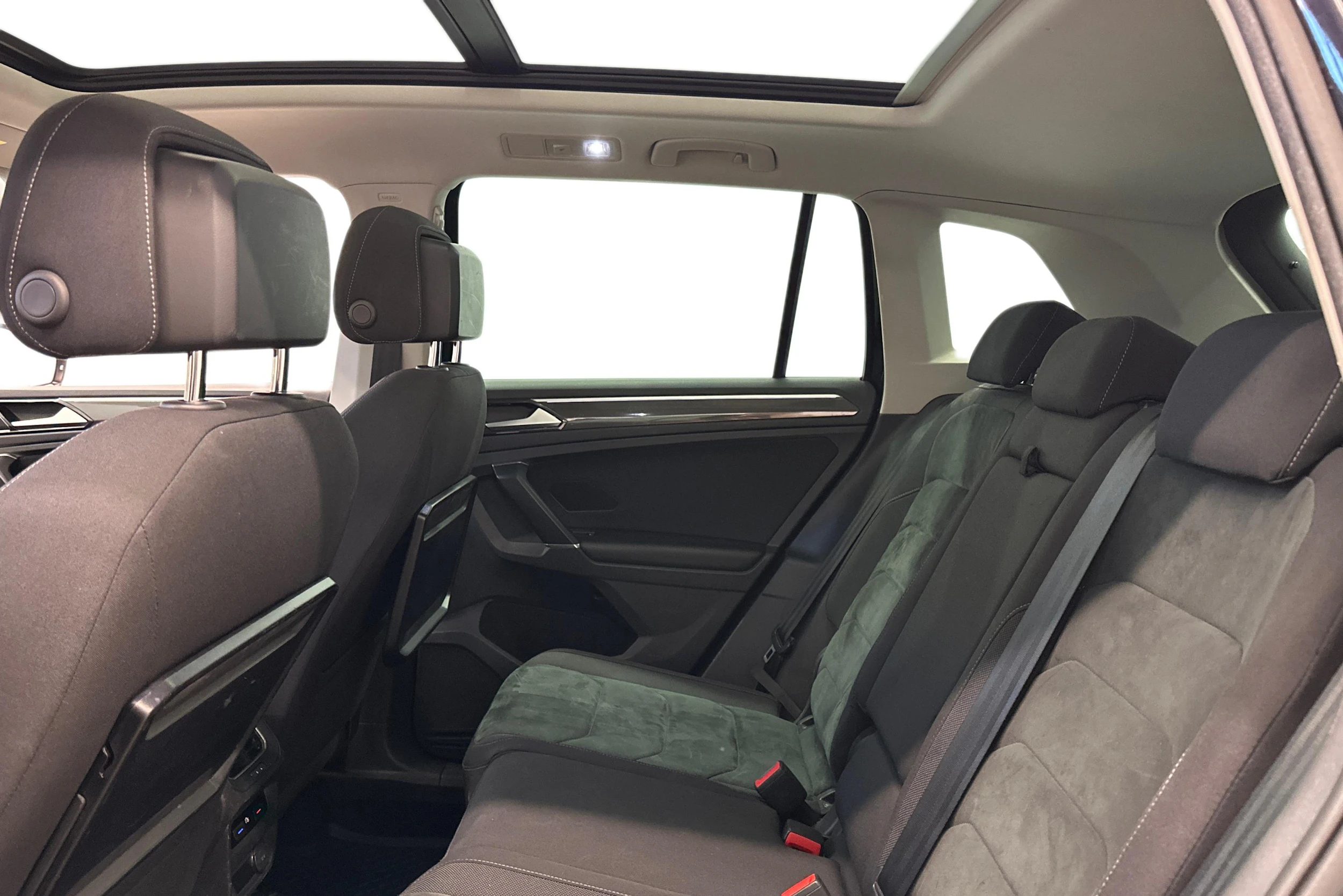 musta Volkswagen Tiguan 2017 kuva 11.