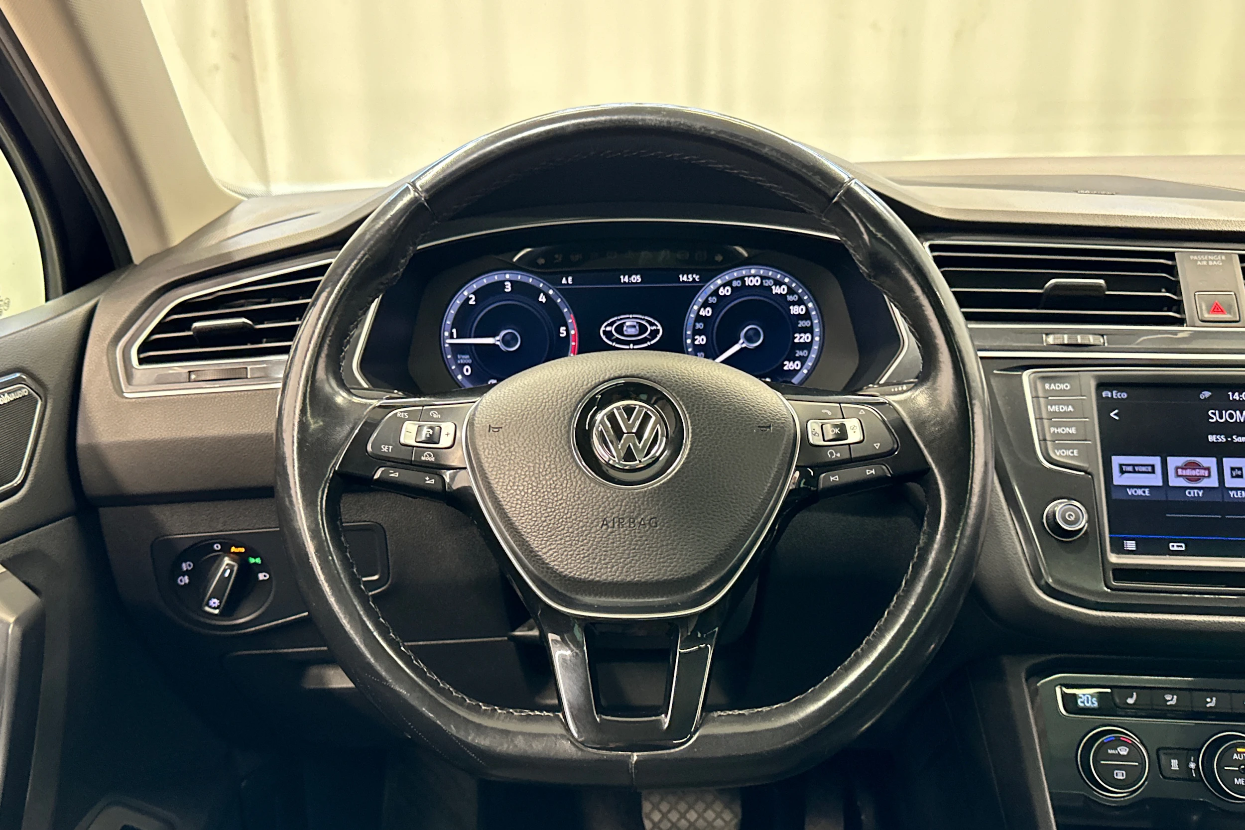 musta Volkswagen Tiguan 2017 kuva 16.