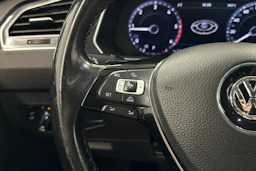 musta Volkswagen Tiguan 2017 kuva 17.