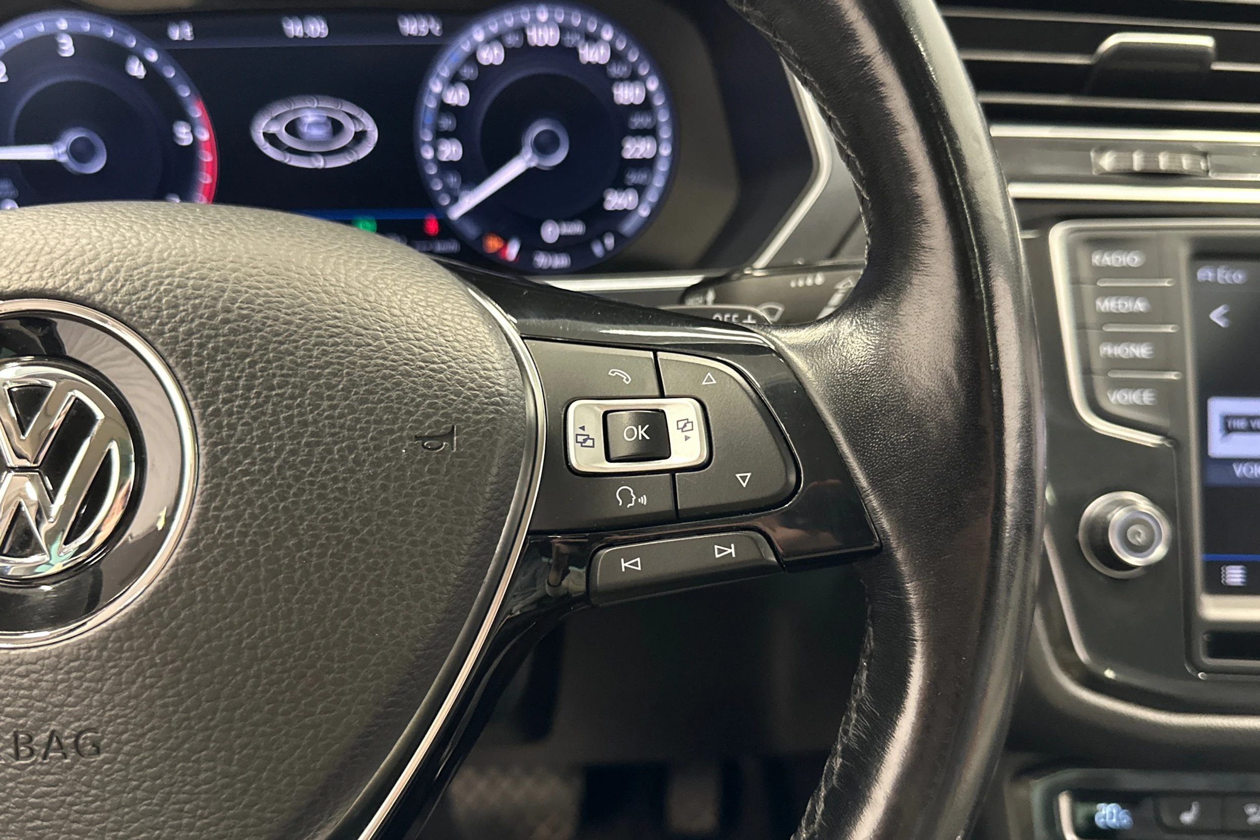 musta Volkswagen Tiguan 2017 kuva 18.