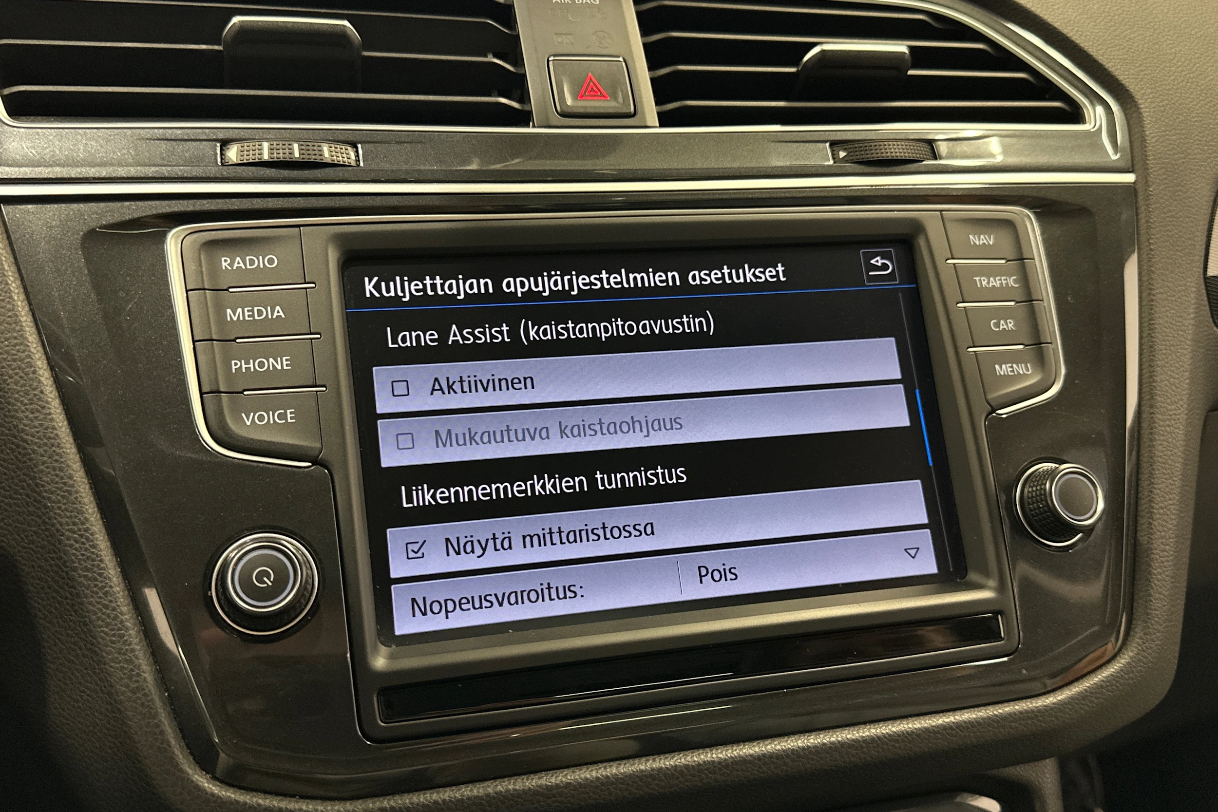 musta Volkswagen Tiguan 2017 kuva 24.