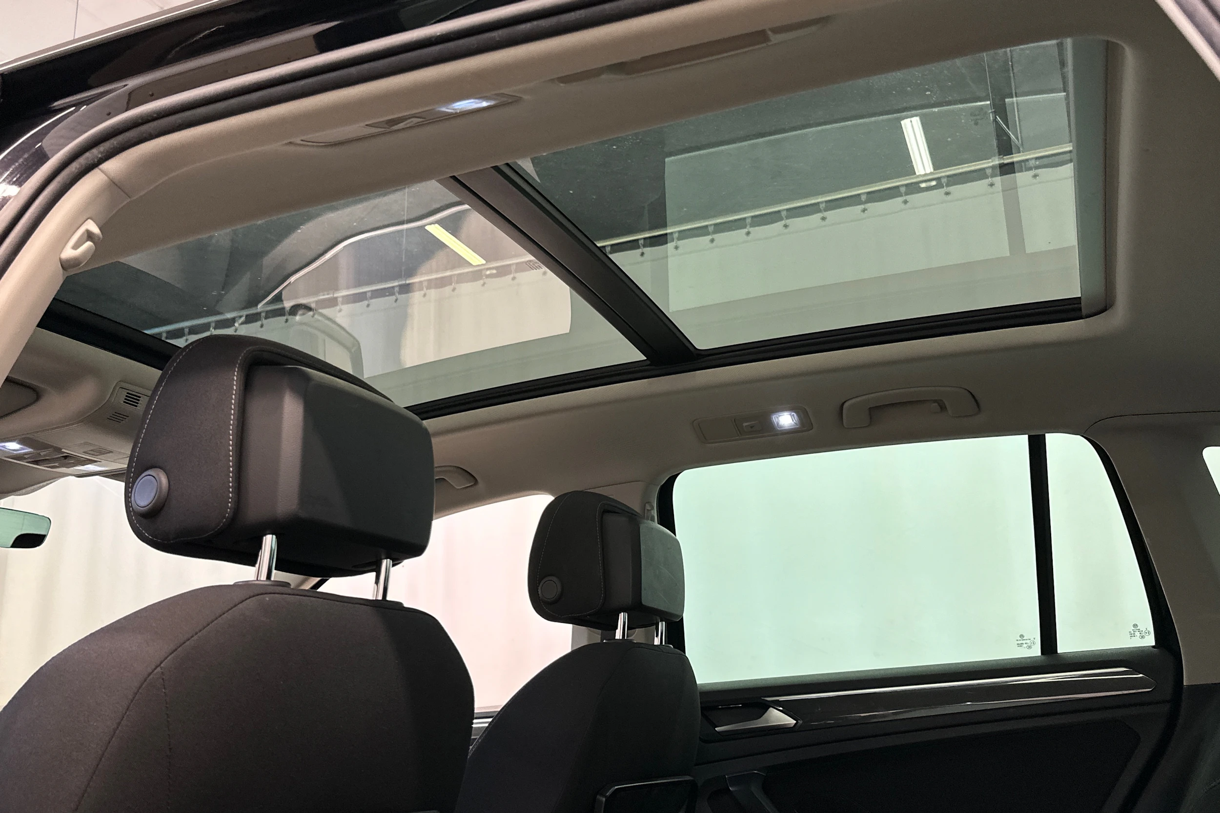 musta Volkswagen Tiguan 2017 kuva 30.