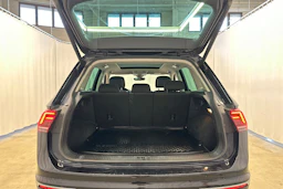 musta Volkswagen Tiguan 2017 kuva 33.