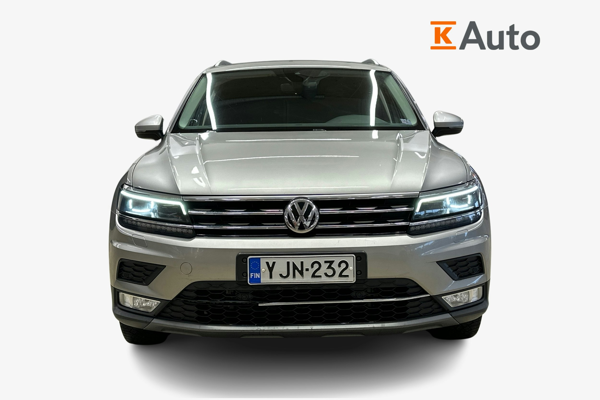 harmaa Volkswagen Tiguan 2017 kuva 4.