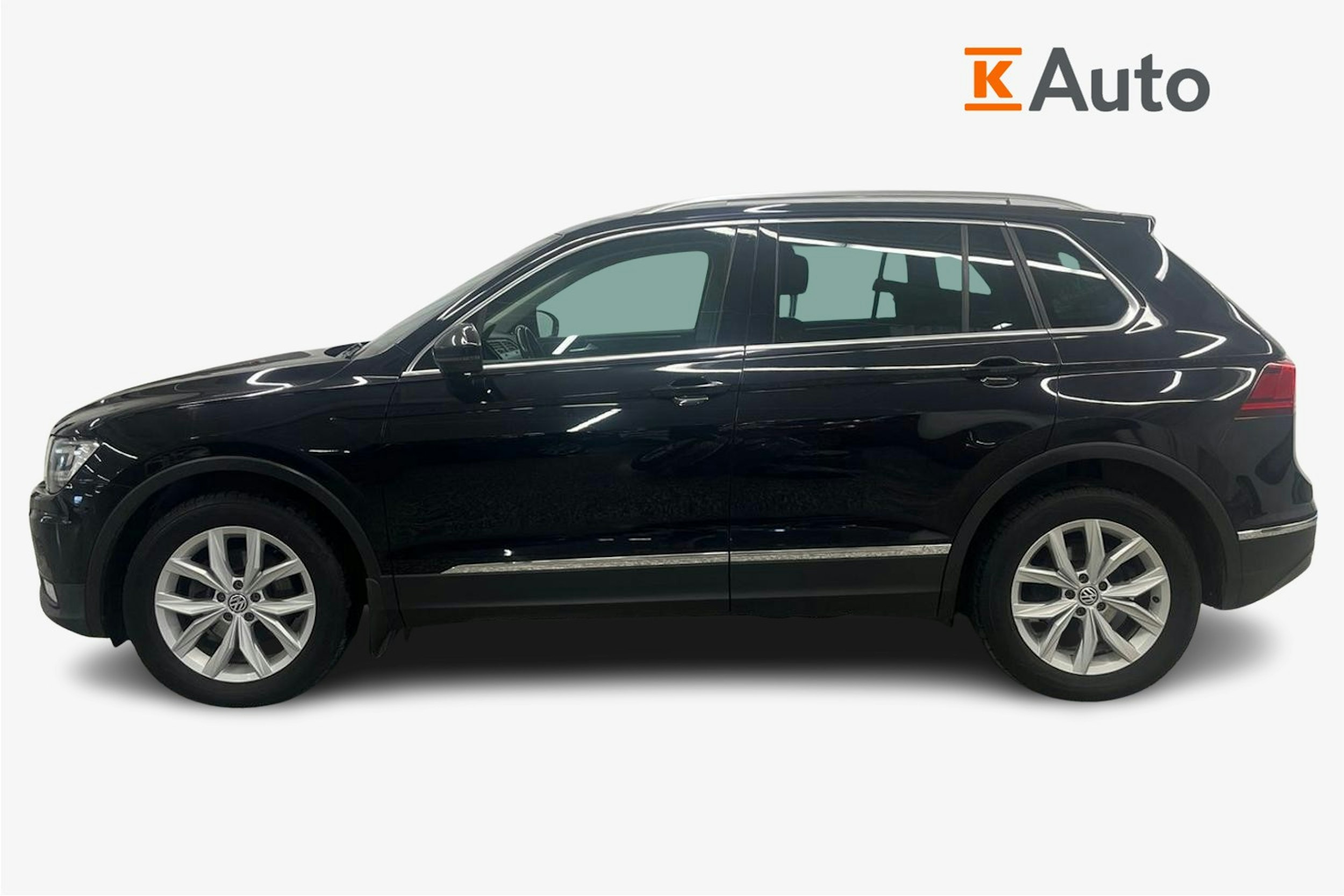 Musta Volkswagen Tiguan 2017 kuva 6.