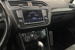 Musta Volkswagen Tiguan 2017 kuva 21.