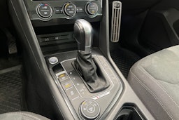 Musta Volkswagen Tiguan 2017 kuva 22.