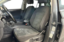 harmaa Volkswagen Tiguan 2017 kuva 7.