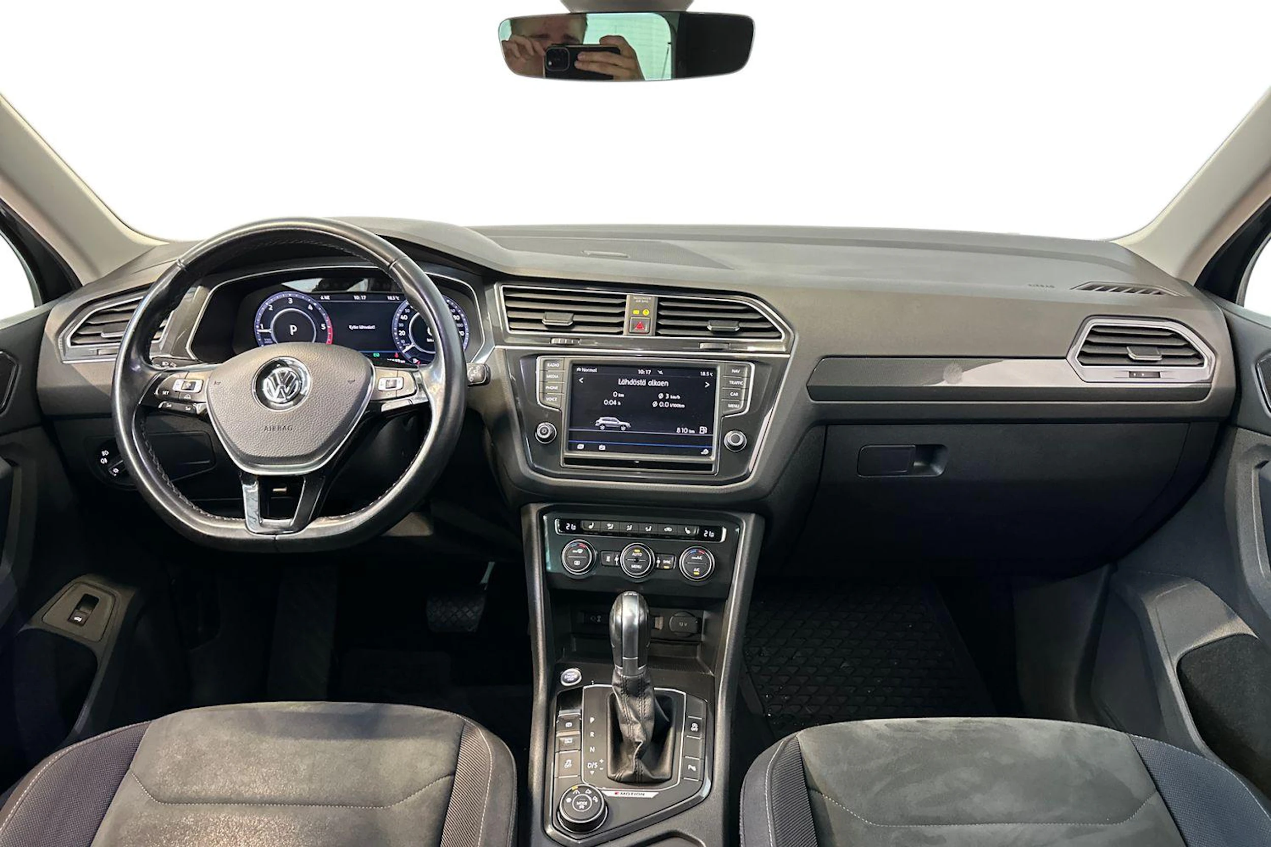harmaa Volkswagen Tiguan 2017 kuva 9.