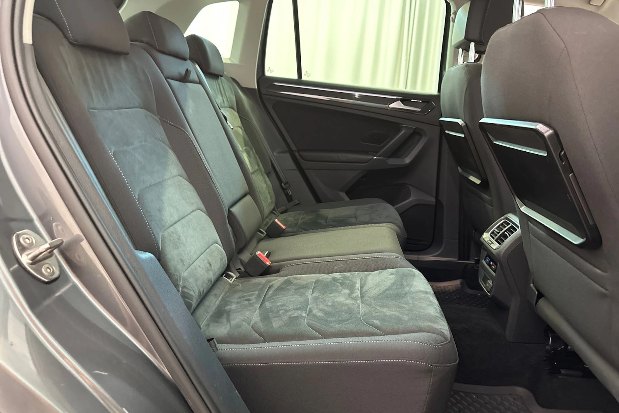 harmaa Volkswagen Tiguan 2017 kuva 10.