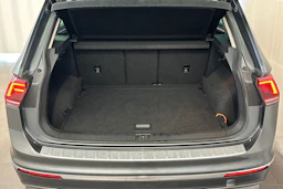 harmaa Volkswagen Tiguan 2017 kuva 13.