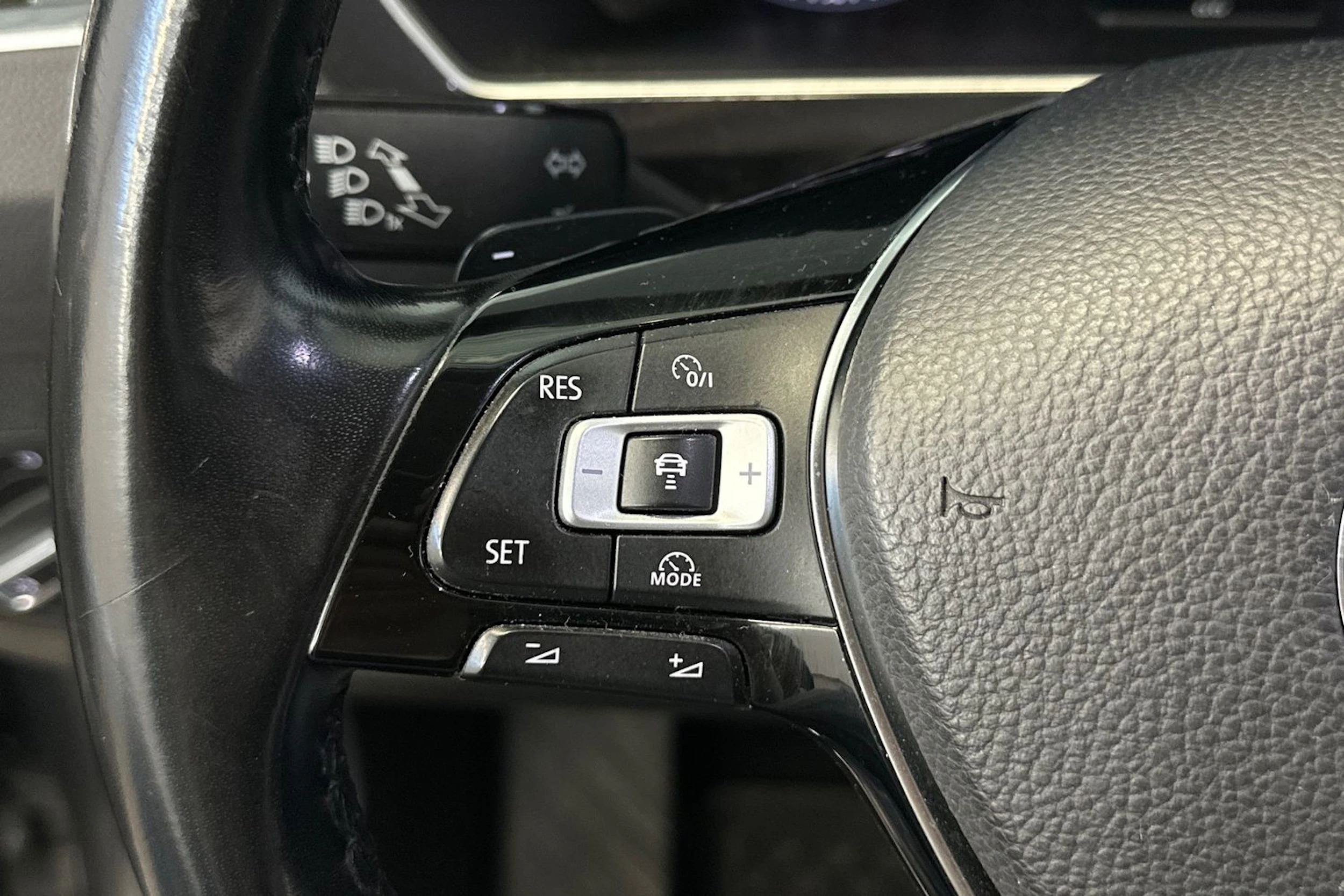 harmaa Volkswagen Tiguan 2017 kuva 19.