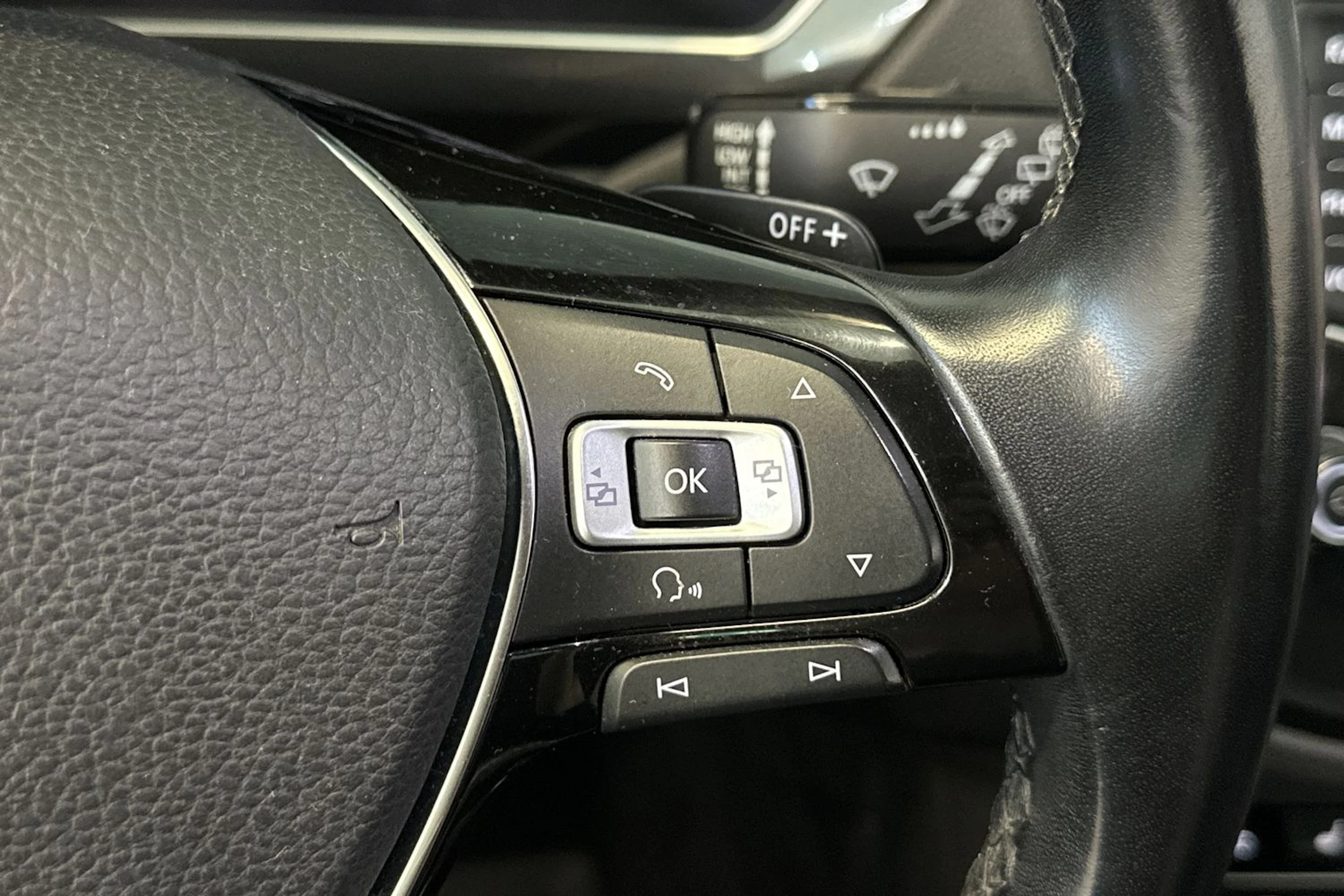 harmaa Volkswagen Tiguan 2017 kuva 20.