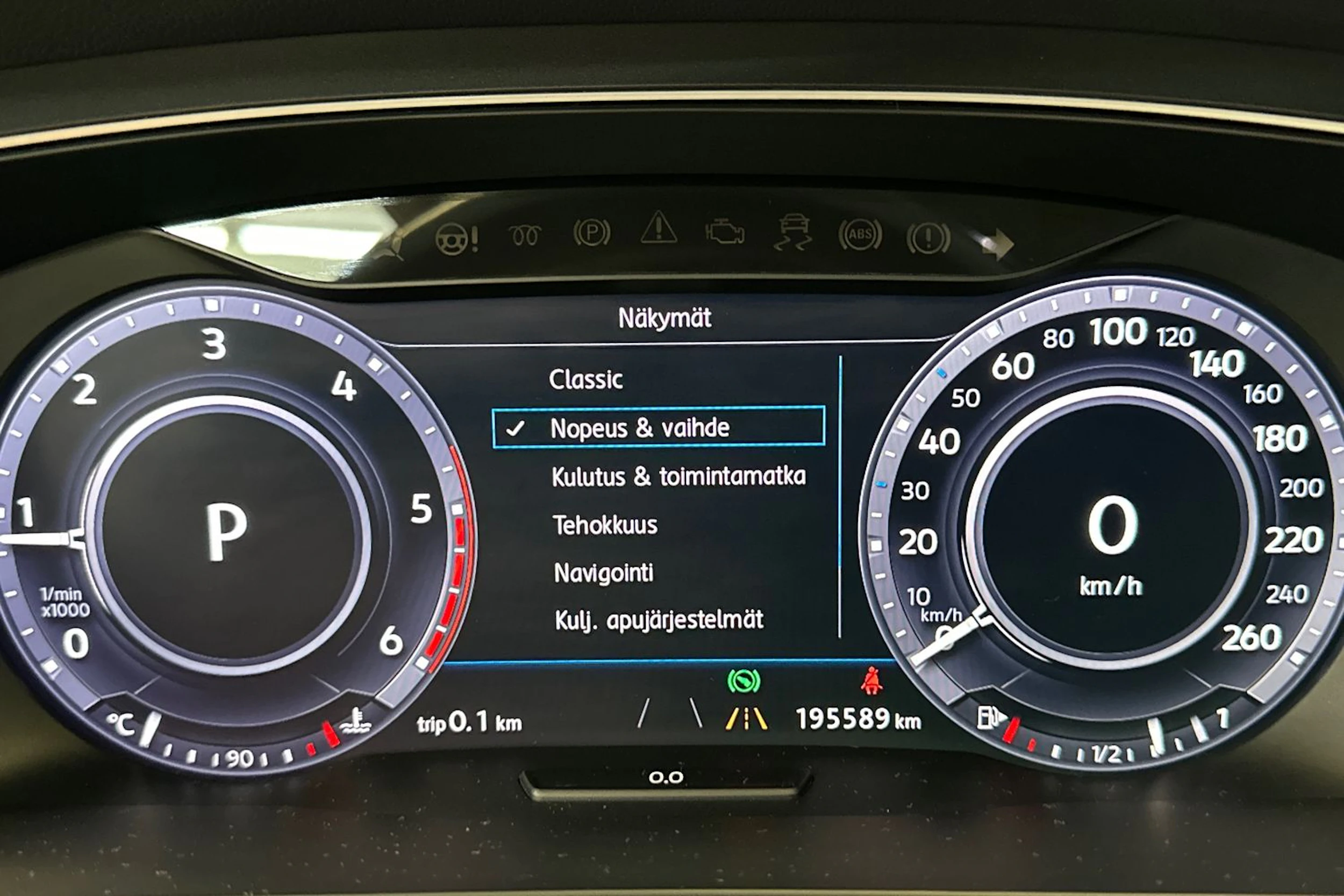 harmaa Volkswagen Tiguan 2017 kuva 21.