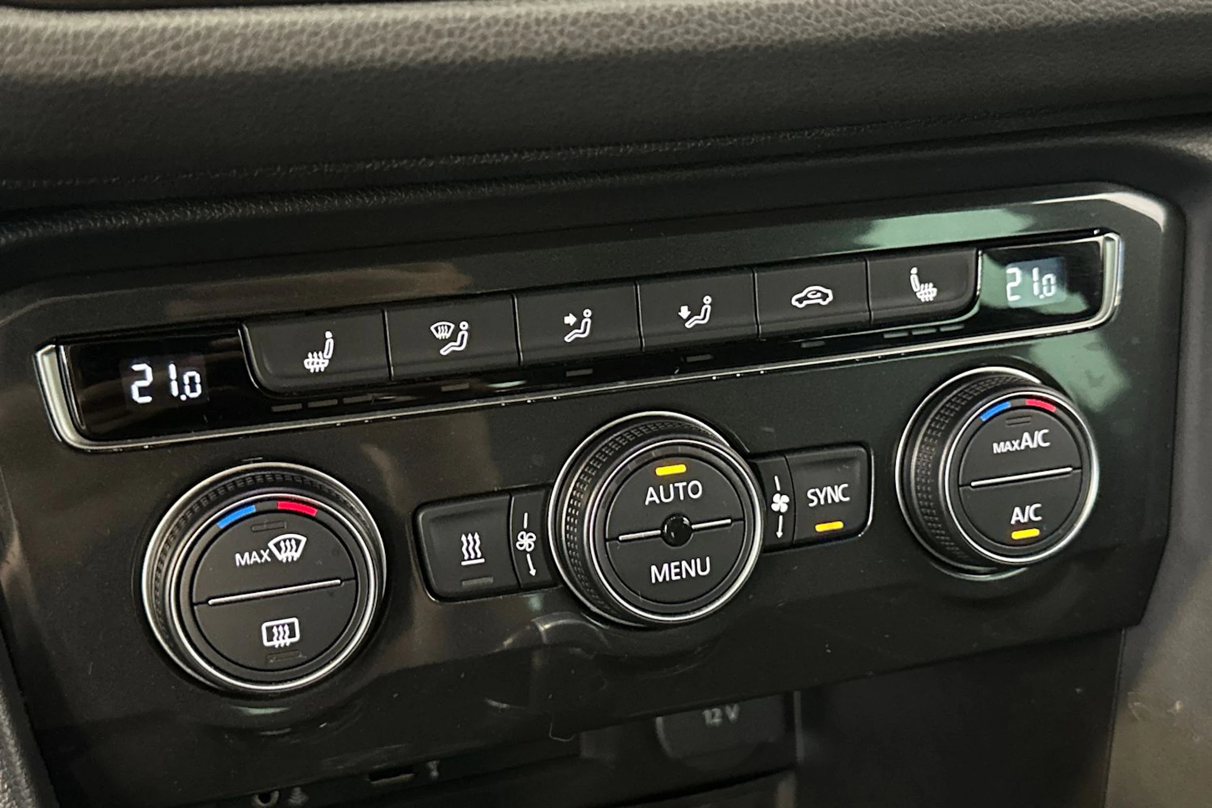 harmaa Volkswagen Tiguan 2017 kuva 23.