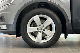harmaa Volkswagen Tiguan 2017 kuva 28.