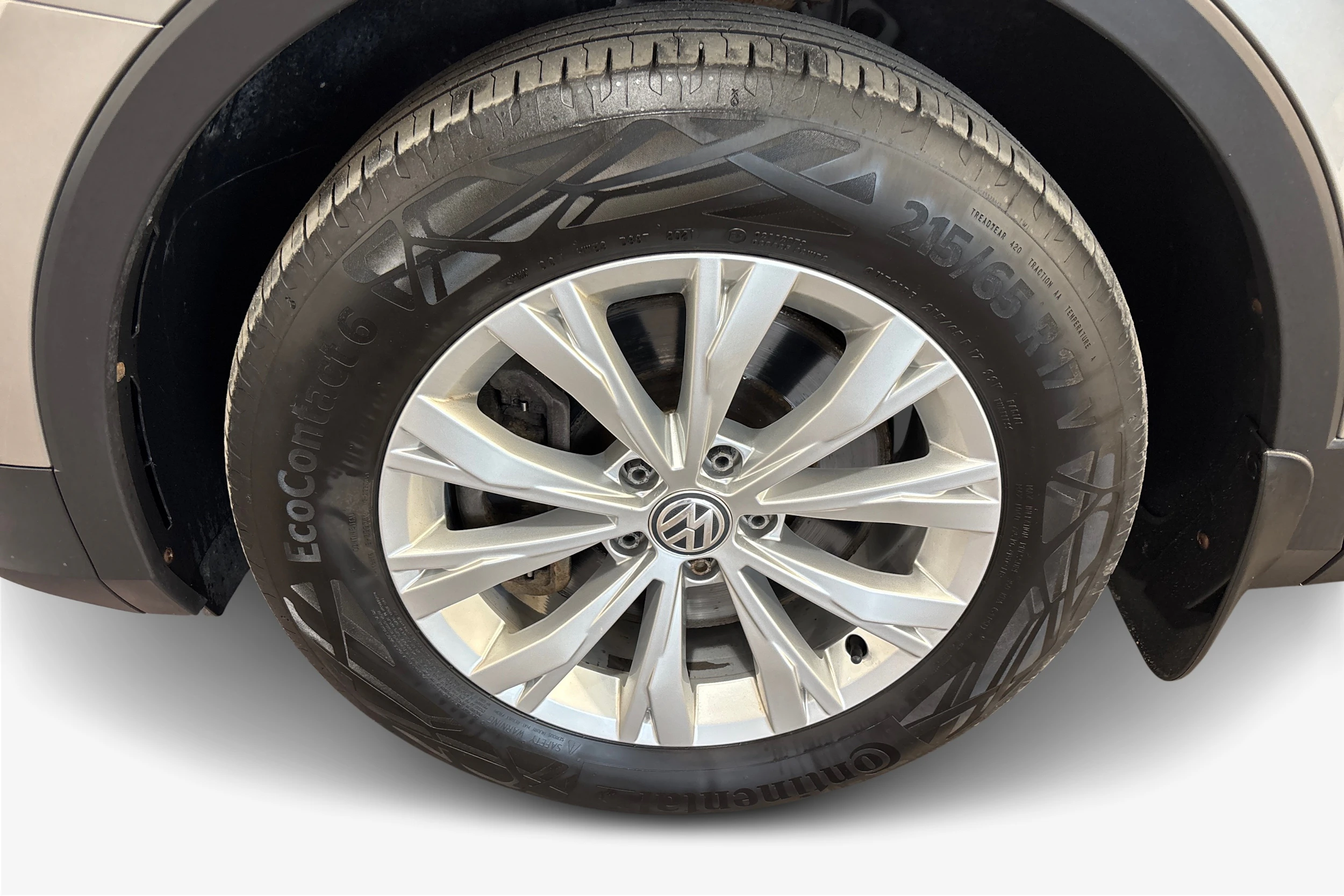 harmaa Volkswagen Tiguan 2017 kuva 9.