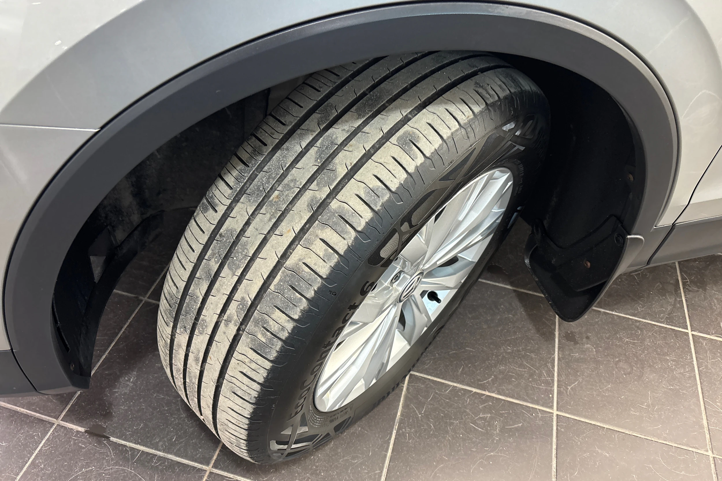 harmaa Volkswagen Tiguan 2017 kuva 10.