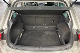 harmaa Volkswagen Tiguan 2017 kuva 11.