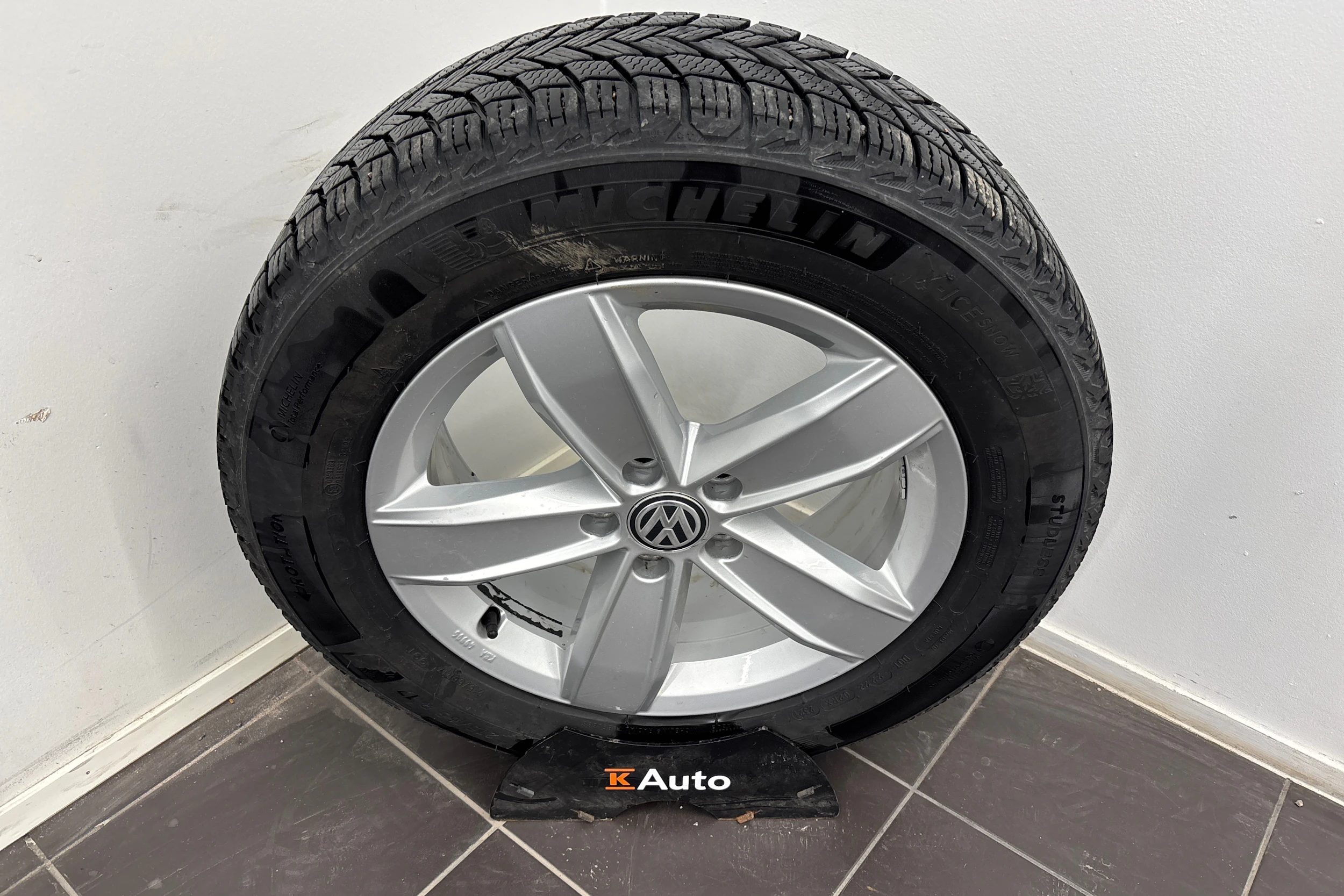 harmaa Volkswagen Tiguan 2017 kuva 16.