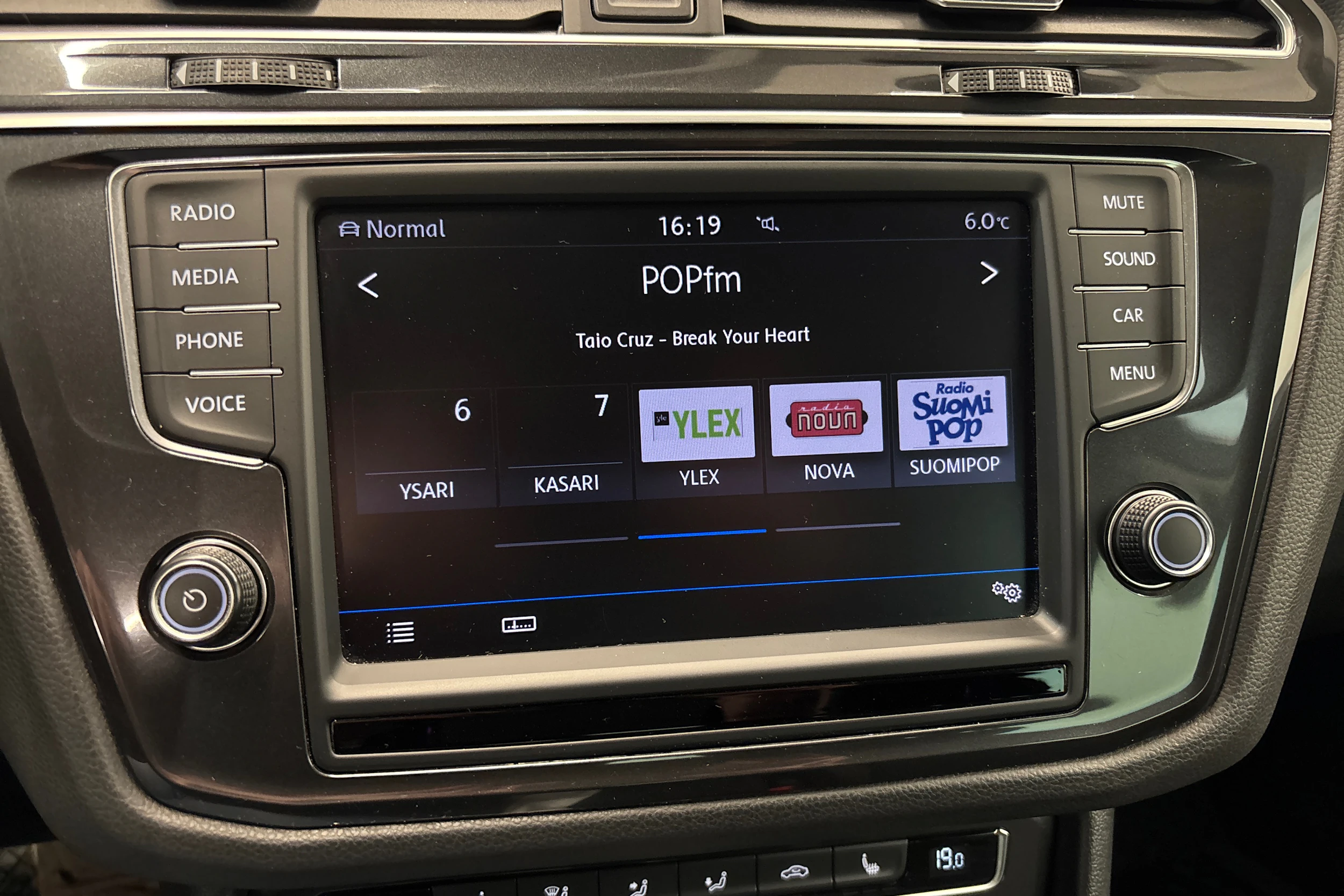 harmaa Volkswagen Tiguan 2017 kuva 19.