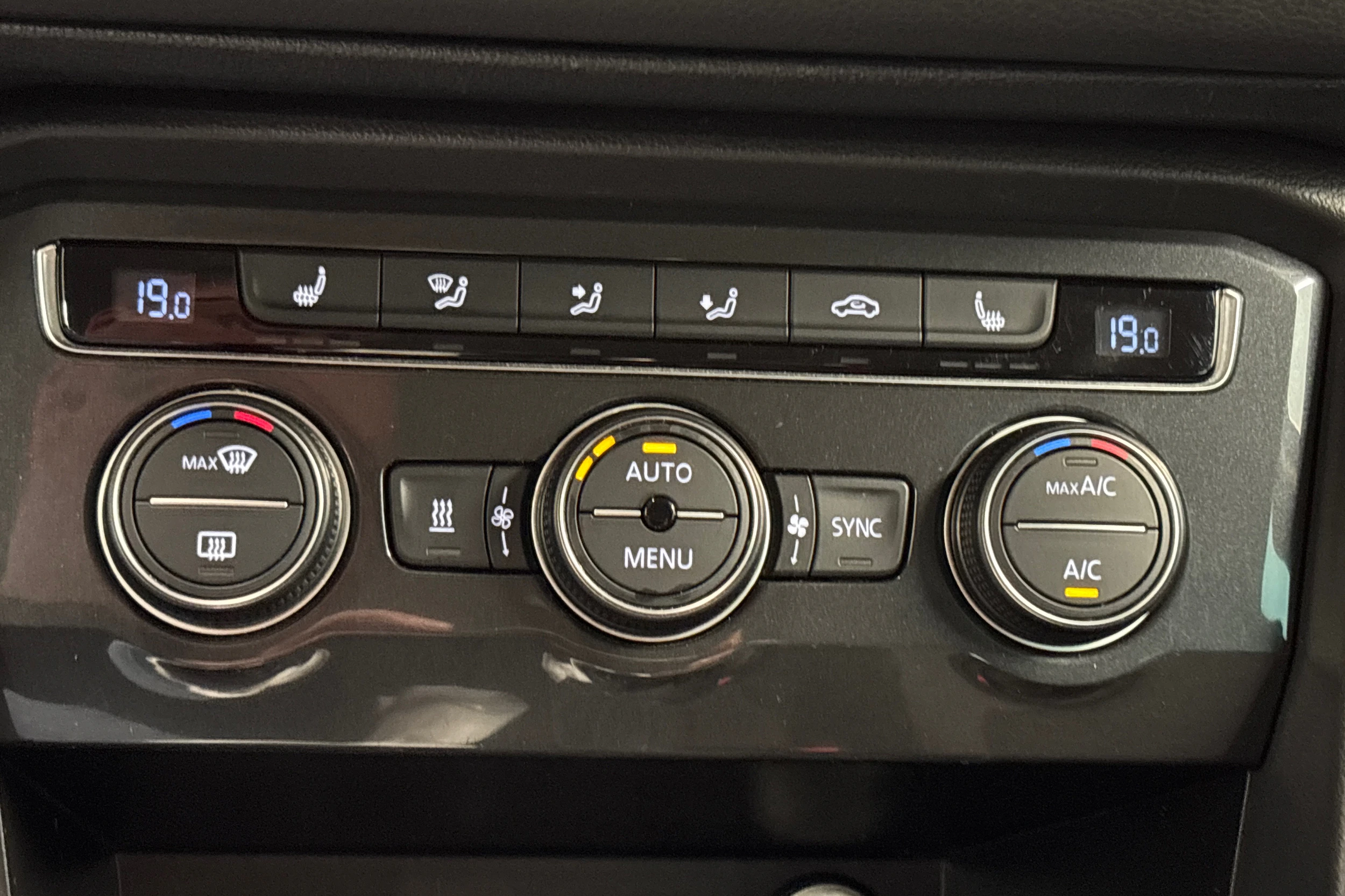 harmaa Volkswagen Tiguan 2017 kuva 20.