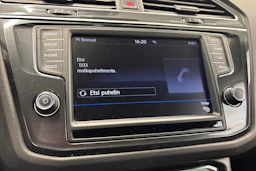 harmaa Volkswagen Tiguan 2017 kuva 23.