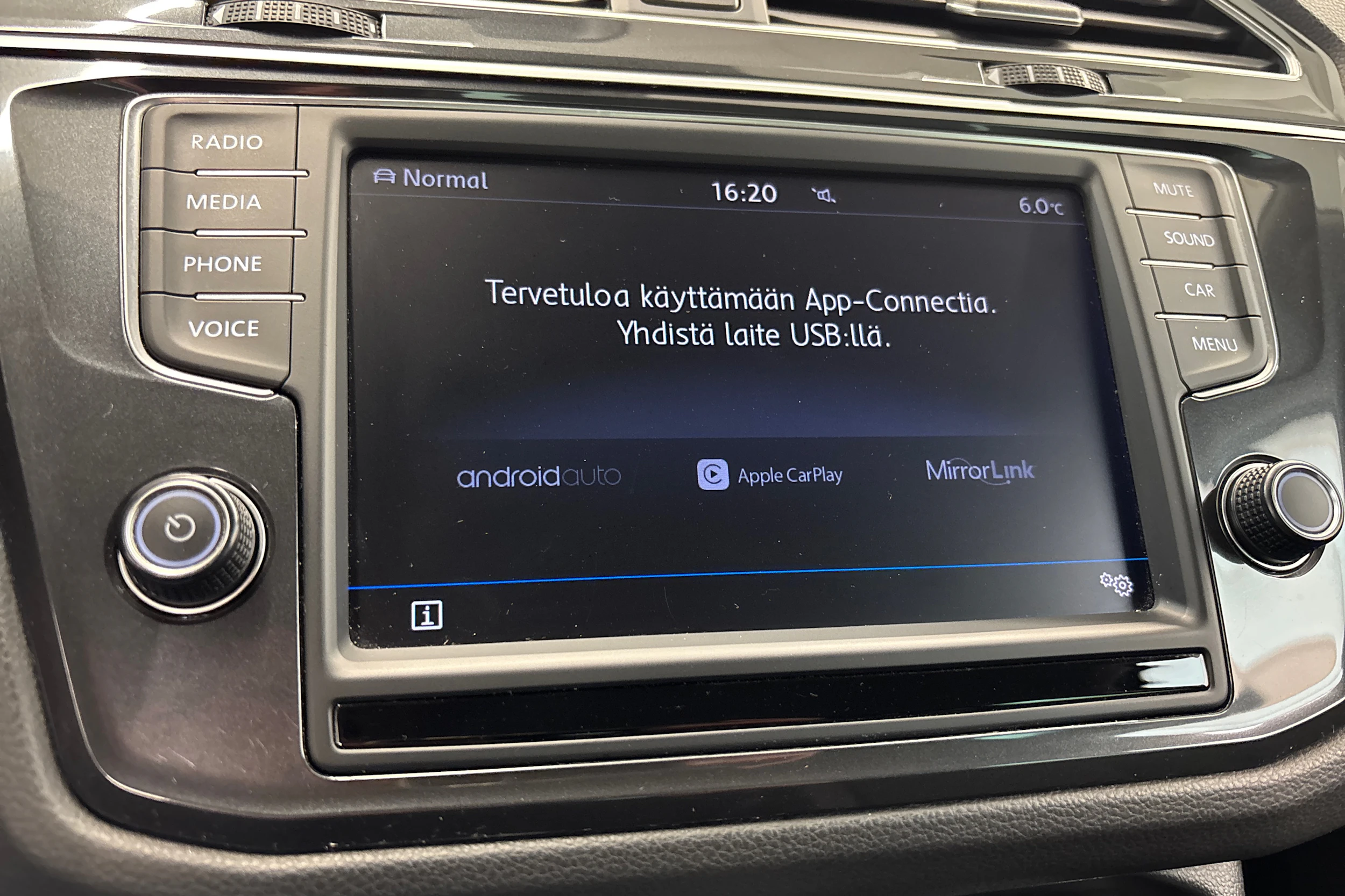 harmaa Volkswagen Tiguan 2017 kuva 25.