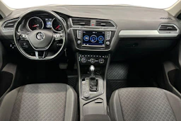 harmaa Volkswagen Tiguan 2017 kuva 7.