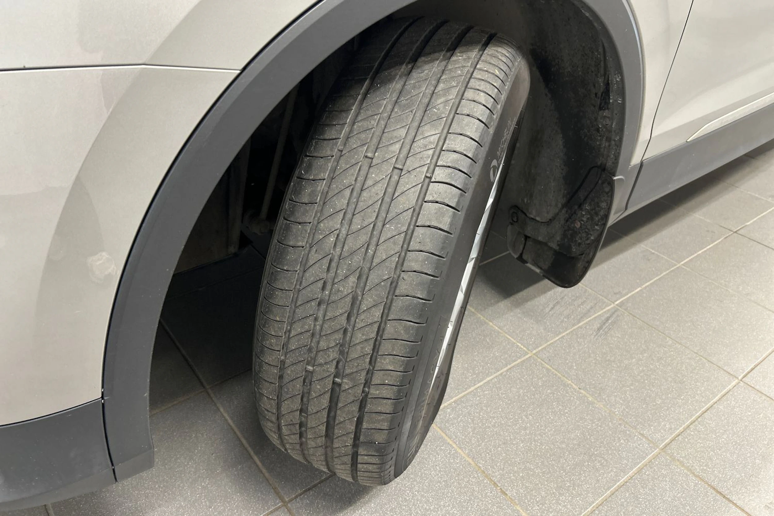 harmaa Volkswagen Tiguan 2017 kuva 10.
