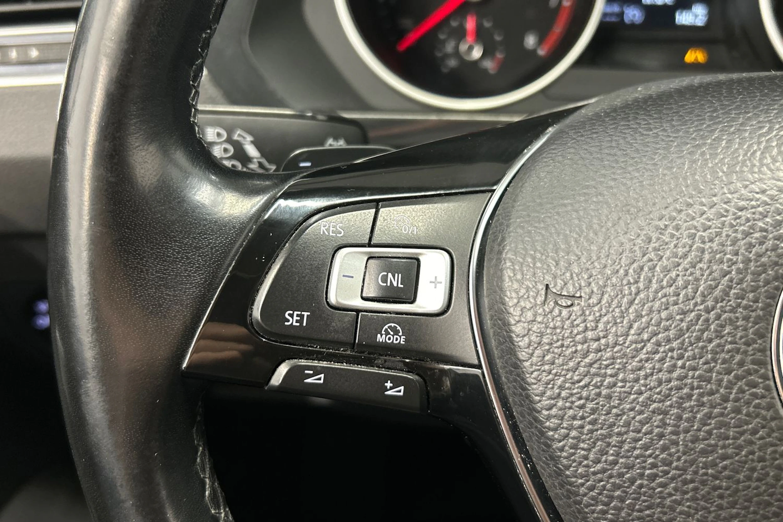 harmaa Volkswagen Tiguan 2017 kuva 17.