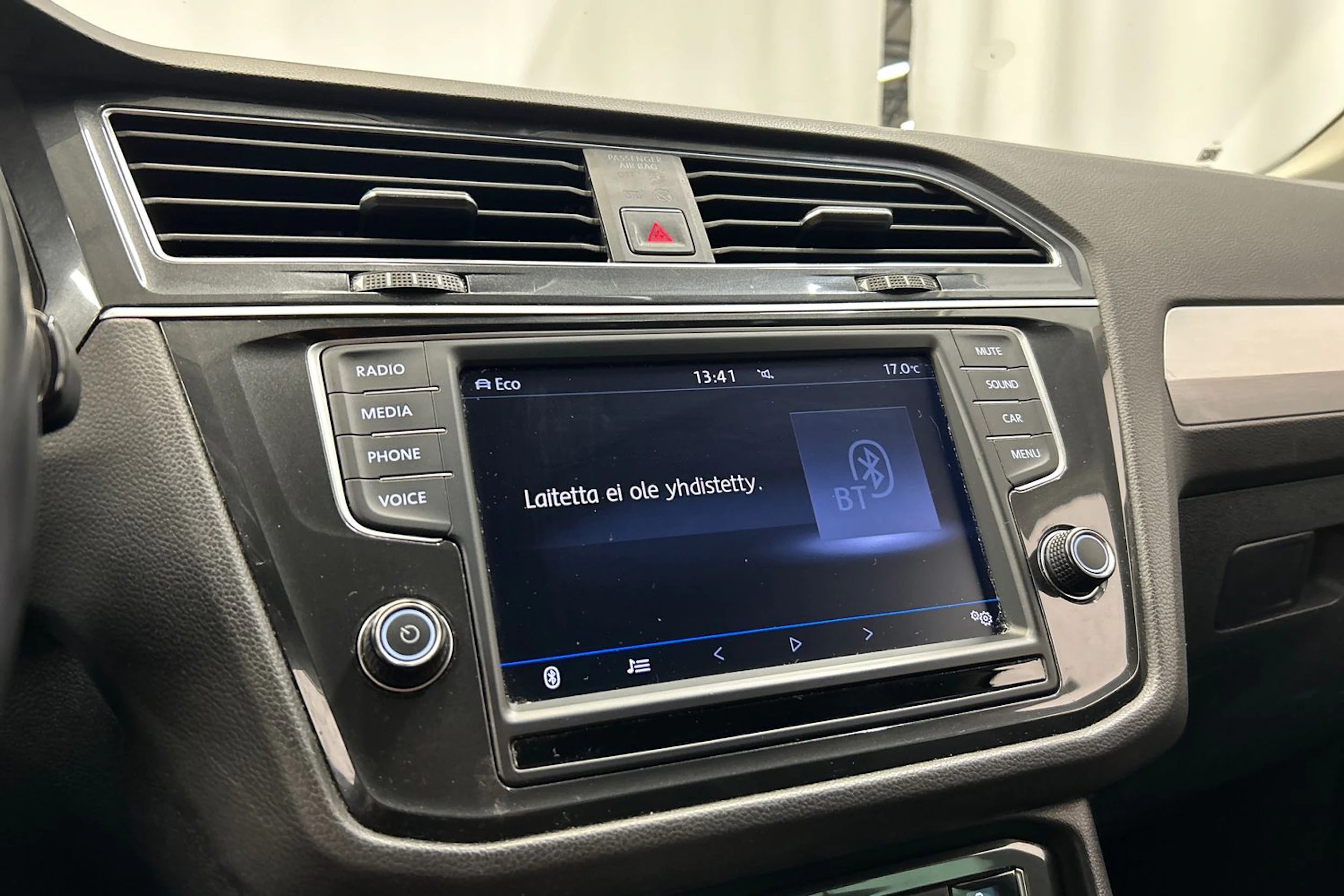 harmaa Volkswagen Tiguan 2017 kuva 20.