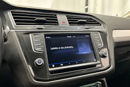 harmaa Volkswagen Tiguan 2017 kuva 20.