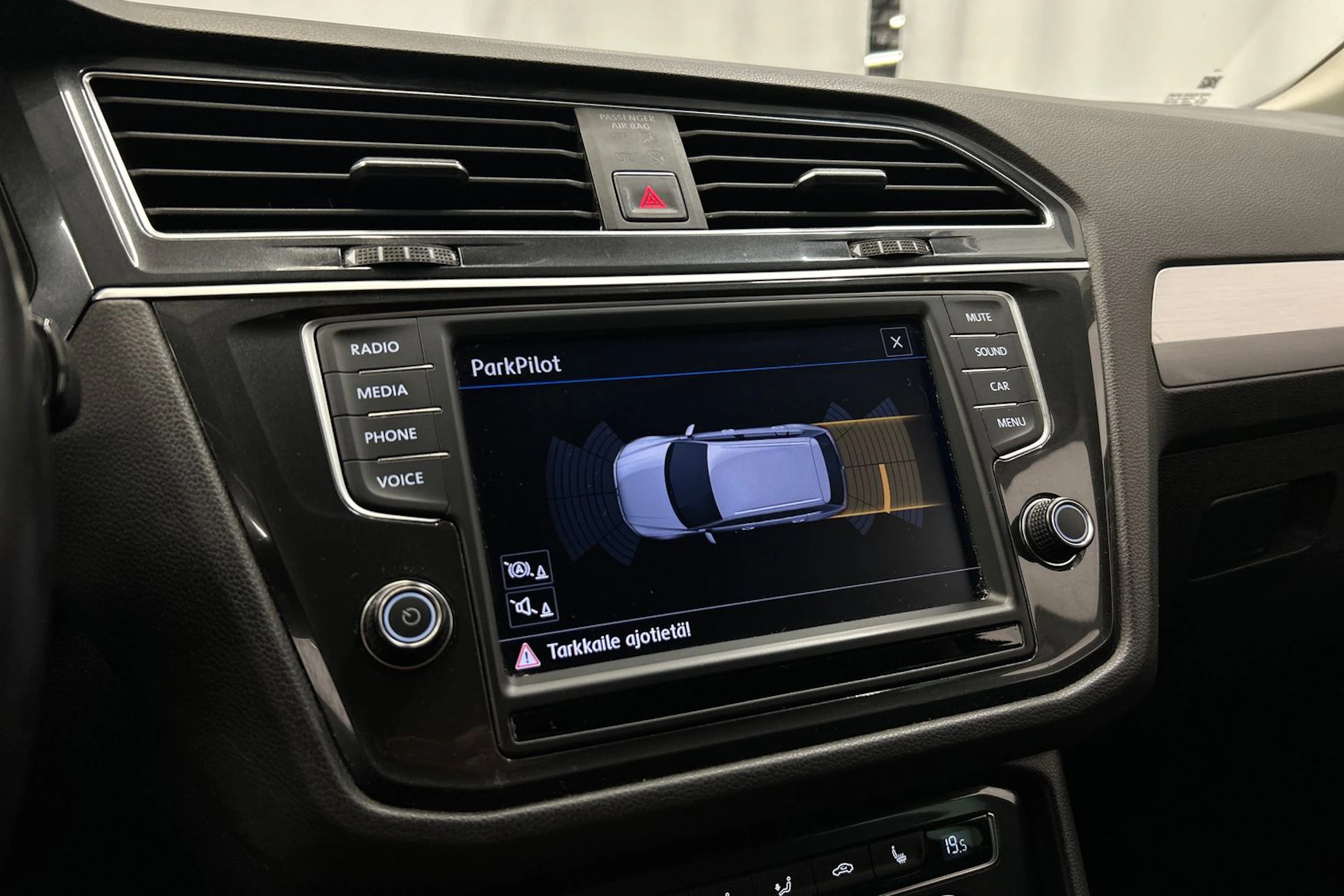harmaa Volkswagen Tiguan 2017 kuva 22.