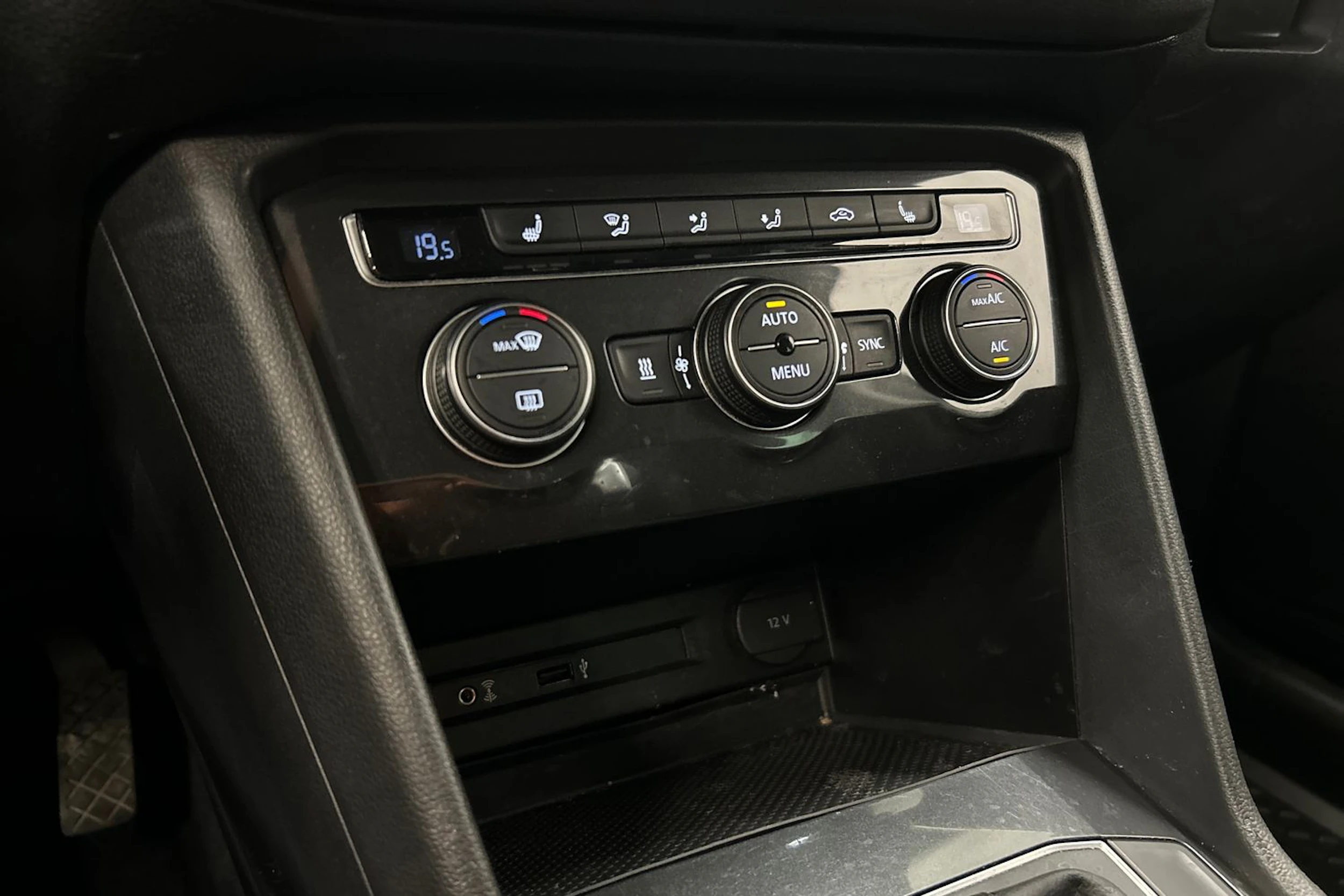 harmaa Volkswagen Tiguan 2017 kuva 24.