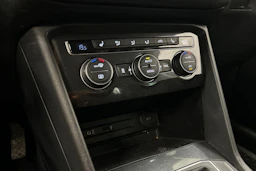 harmaa Volkswagen Tiguan 2017 kuva 24.
