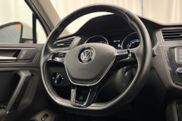 Valkoinen Volkswagen Tiguan 2017 kuva 12.