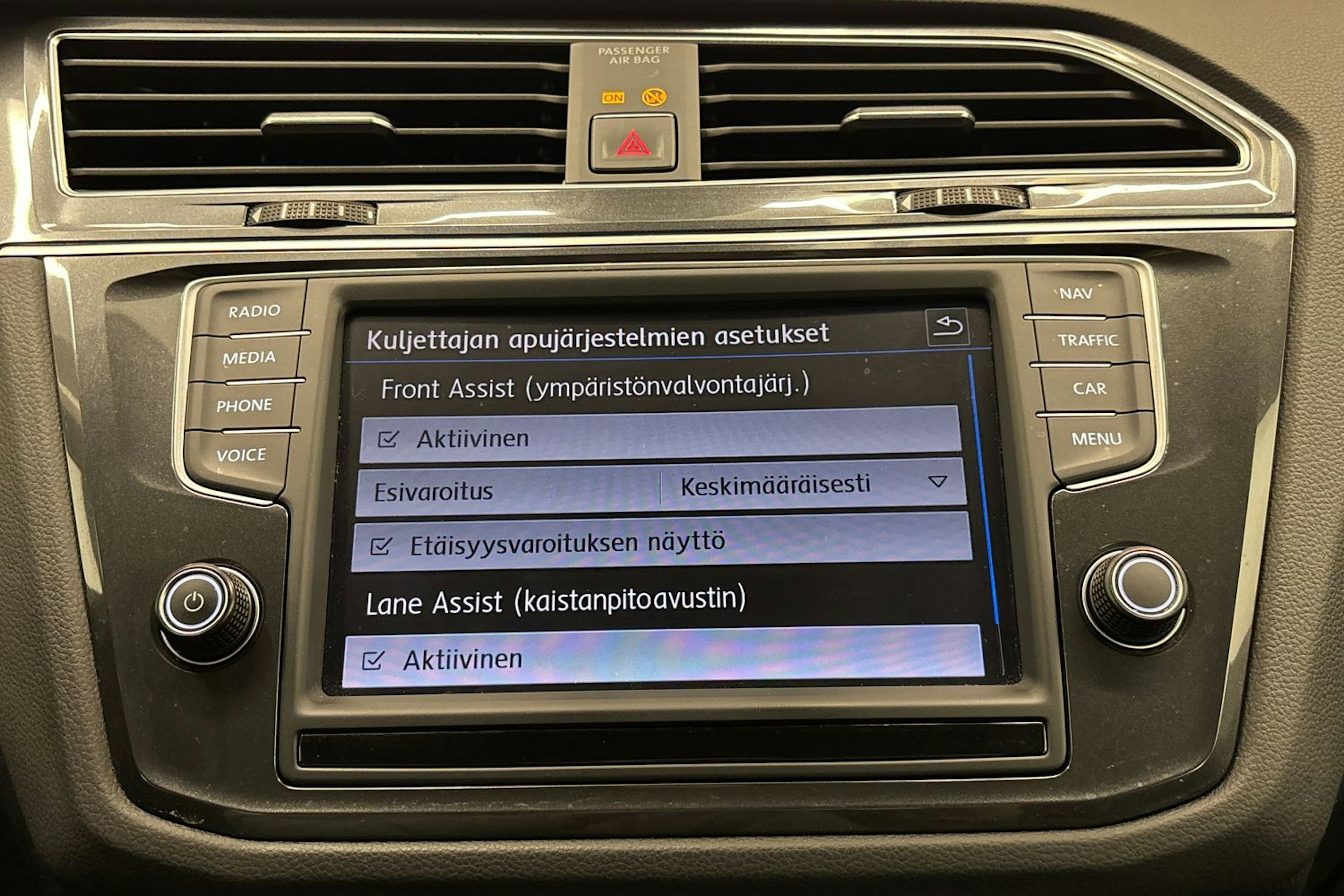 Valkoinen Volkswagen Tiguan 2017 kuva 15.