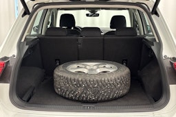 Valkoinen Volkswagen Tiguan 2017 kuva 18.