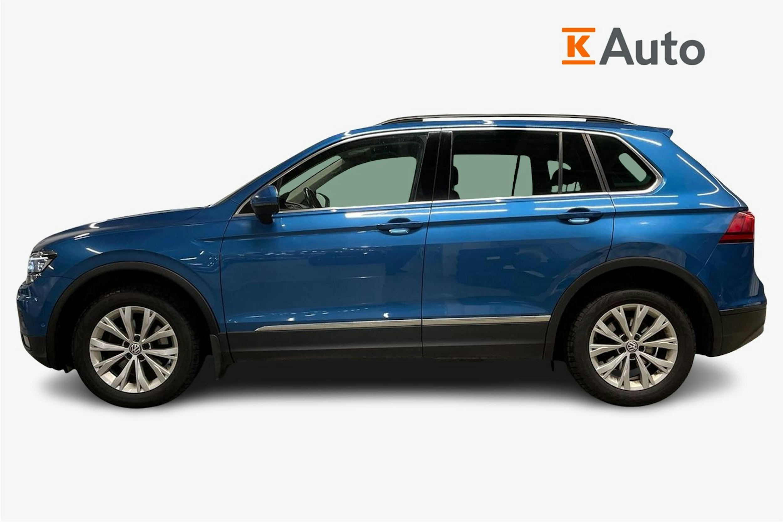 met. sininen Volkswagen Tiguan 2018 kuva 5.