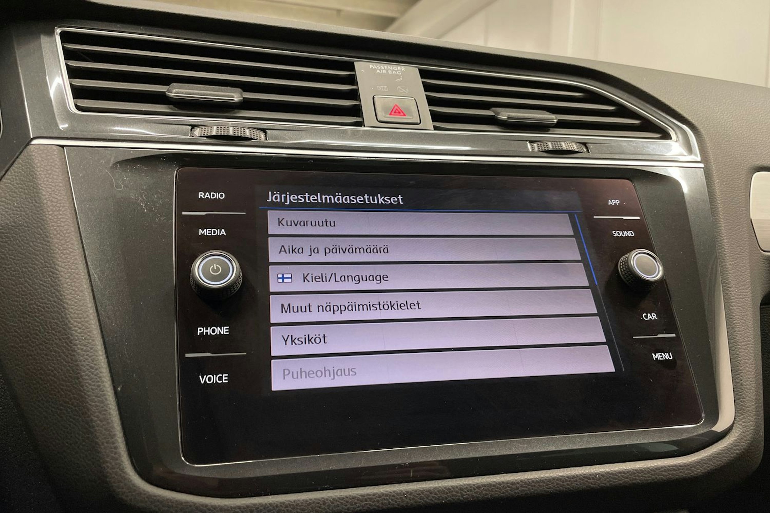 met. sininen Volkswagen Tiguan 2018 kuva 14.