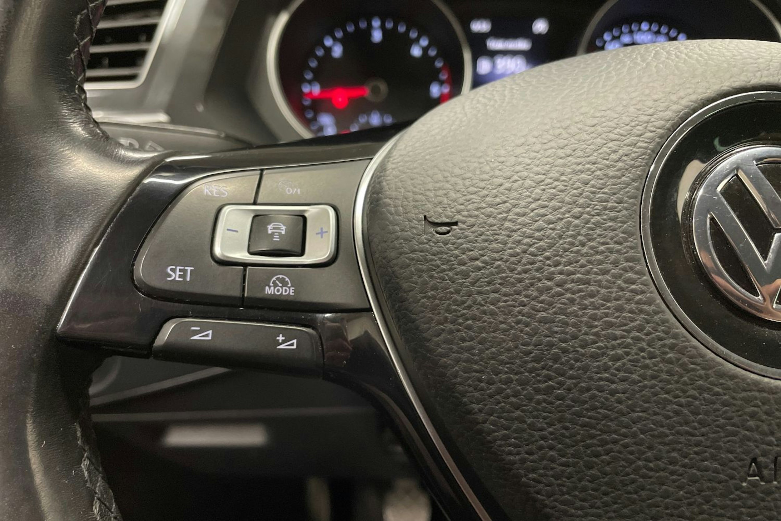 met. sininen Volkswagen Tiguan 2018 kuva 19.