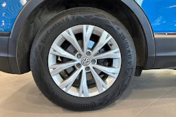 sininen Volkswagen Tiguan 2018 kuva 10.