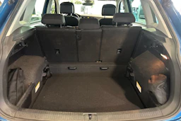 sininen Volkswagen Tiguan 2018 kuva 11.