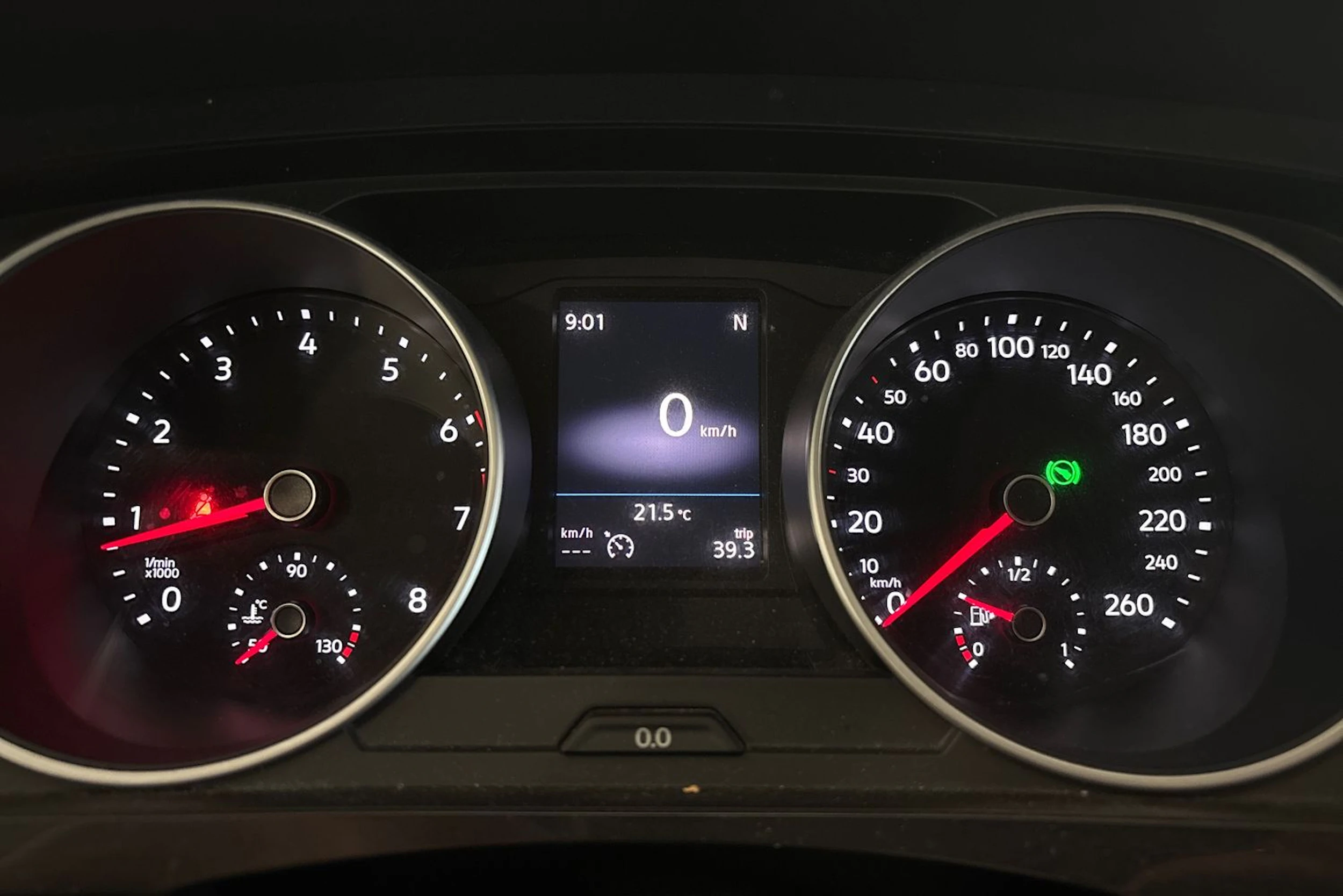 sininen Volkswagen Tiguan 2018 kuva 14.