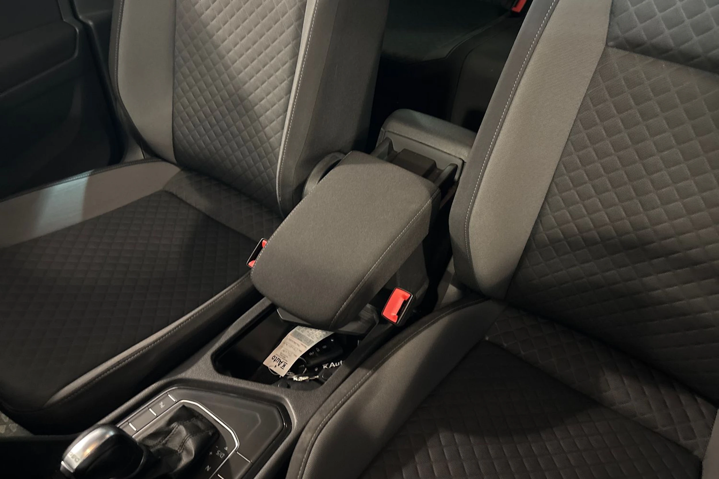 sininen Volkswagen Tiguan 2018 kuva 17.