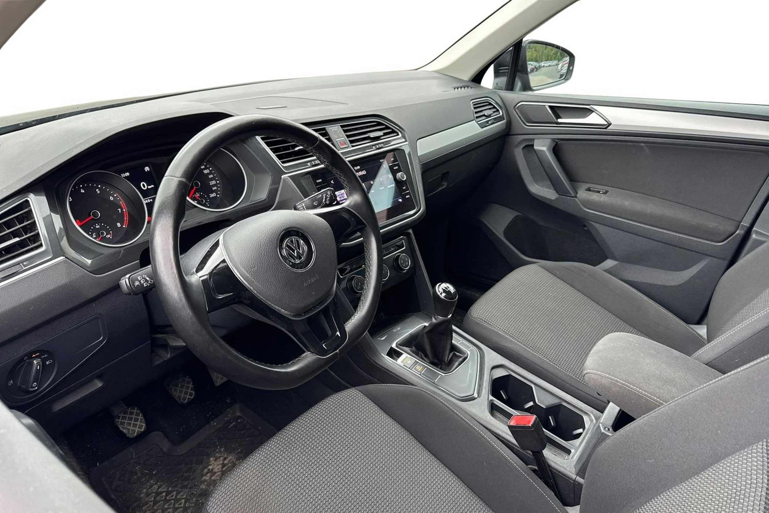 musta Volkswagen Tiguan 2018 kuva 3.