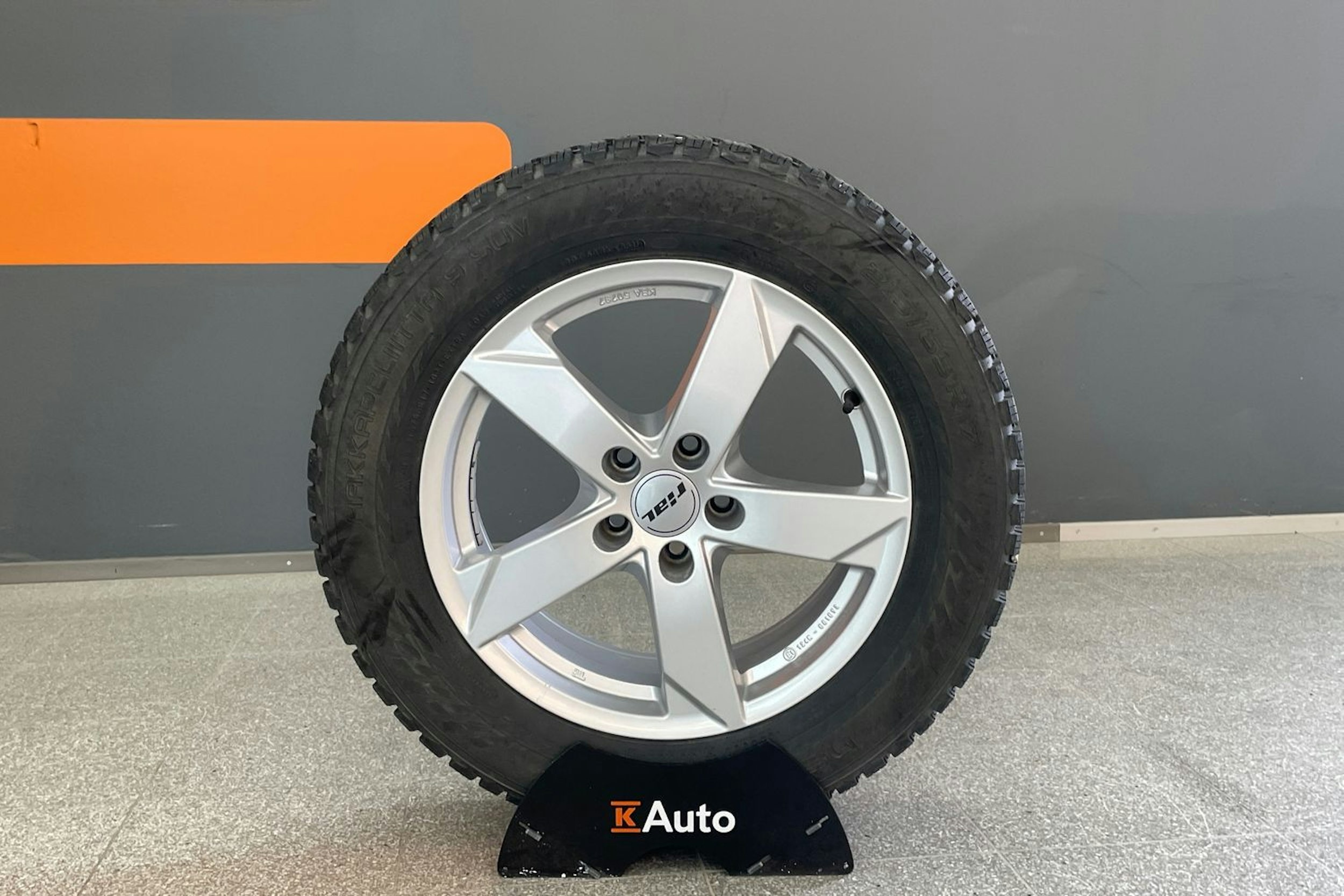 Valkoinen Volkswagen Tiguan 2018 kuva 13.